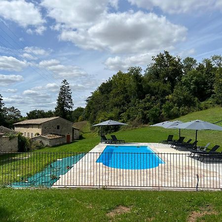 Chateau Des Loups - Les Cypres Echire Buitenkant foto