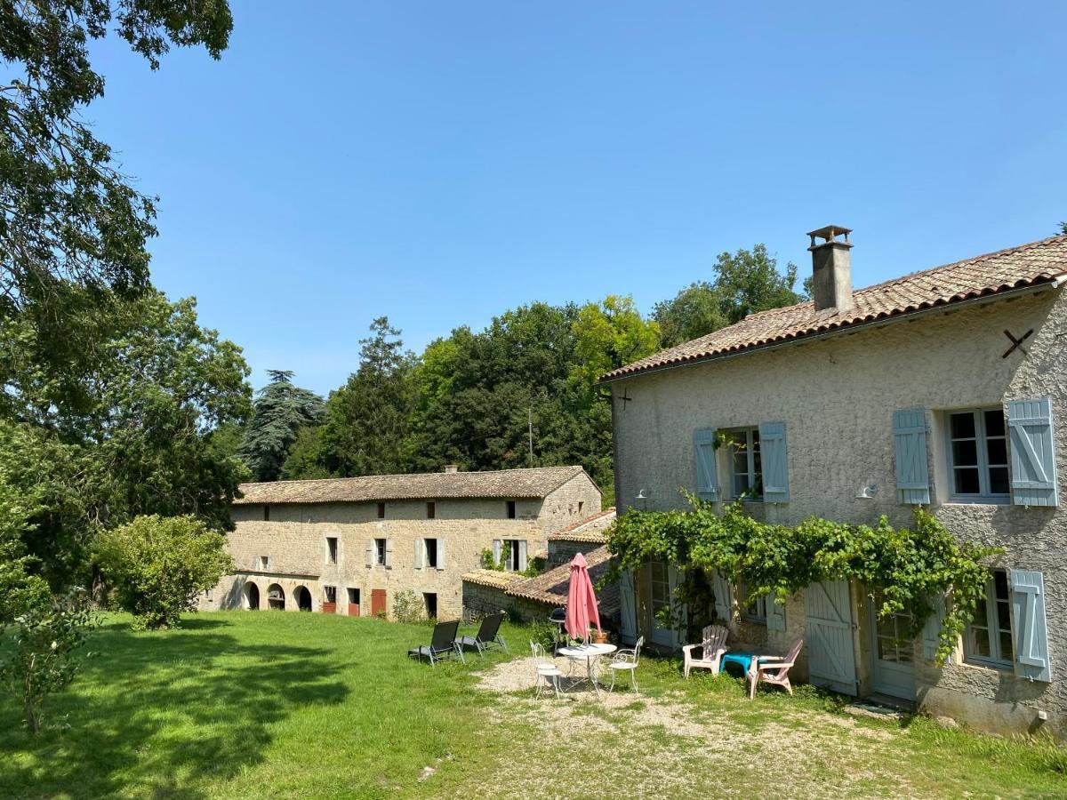 Chateau Des Loups - Les Cypres Echire Buitenkant foto